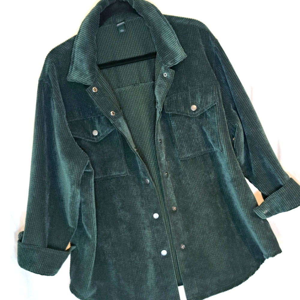 Forest green long sleeved oversized corduroy shirt jacket